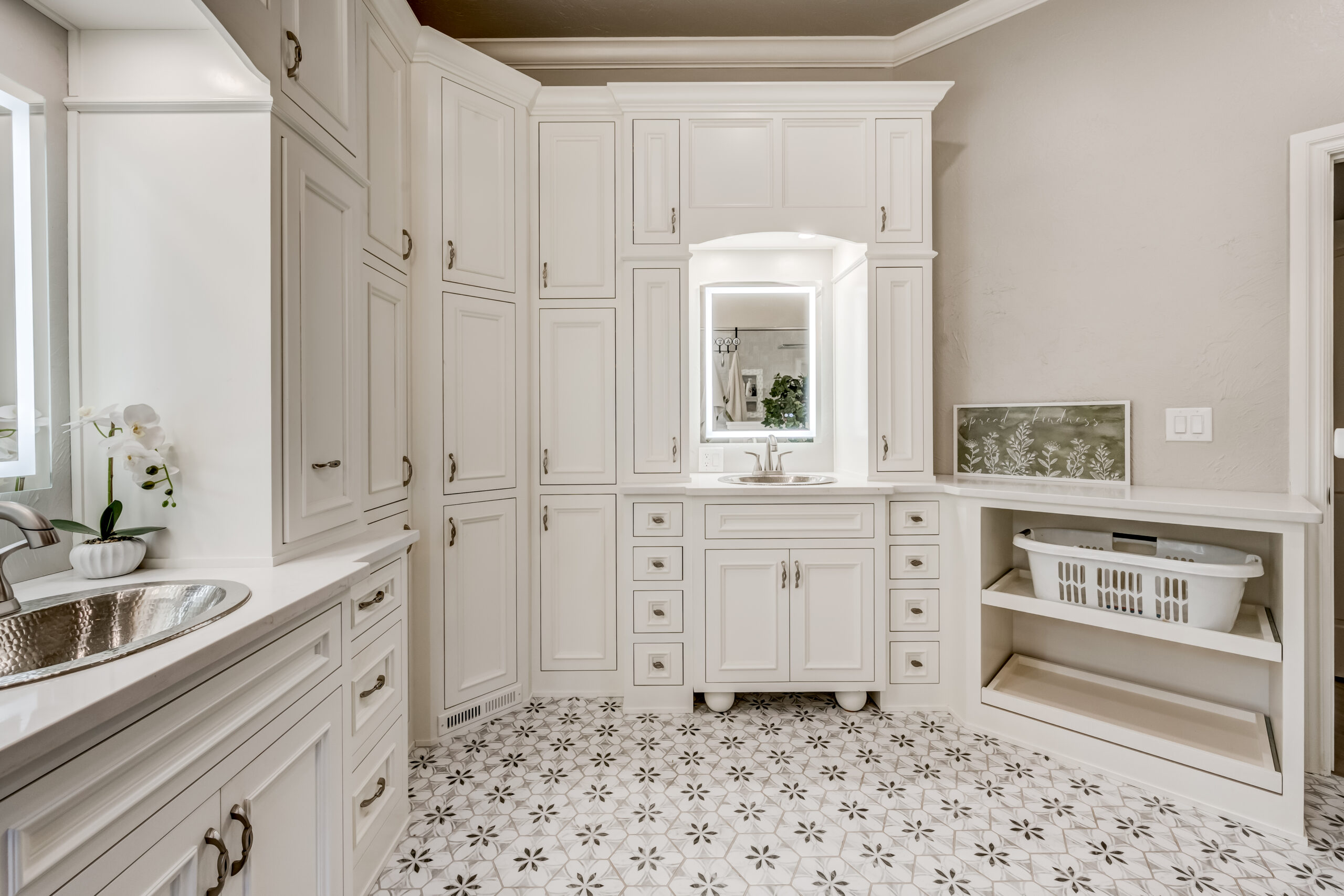 Elegance-5 Gorgeous cabinets over bar area.